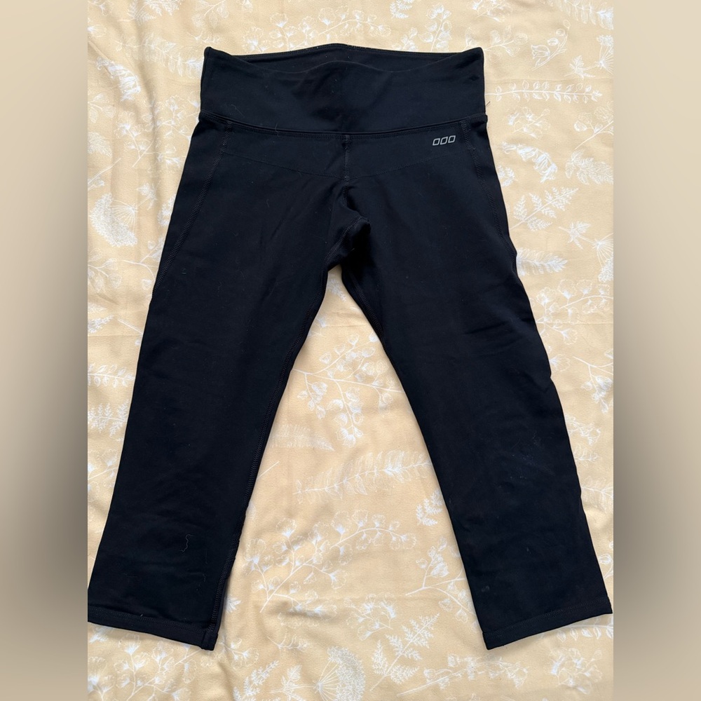 Lorna Jane Black Cropped Leggings Size S